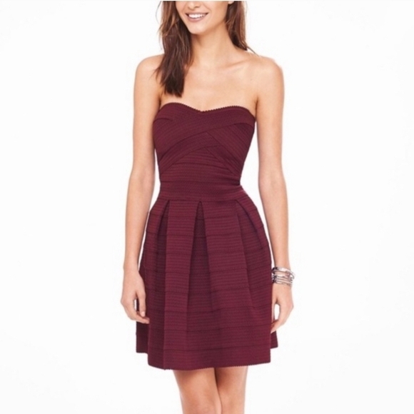 Express Strapless Pleated Sweetheart Skater Mini Dress Maroon M NWT - Picture 1 of 17